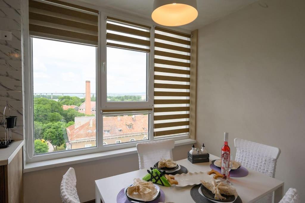 Sunset Luxury Apartment فارنا المظهر الخارجي الصورة